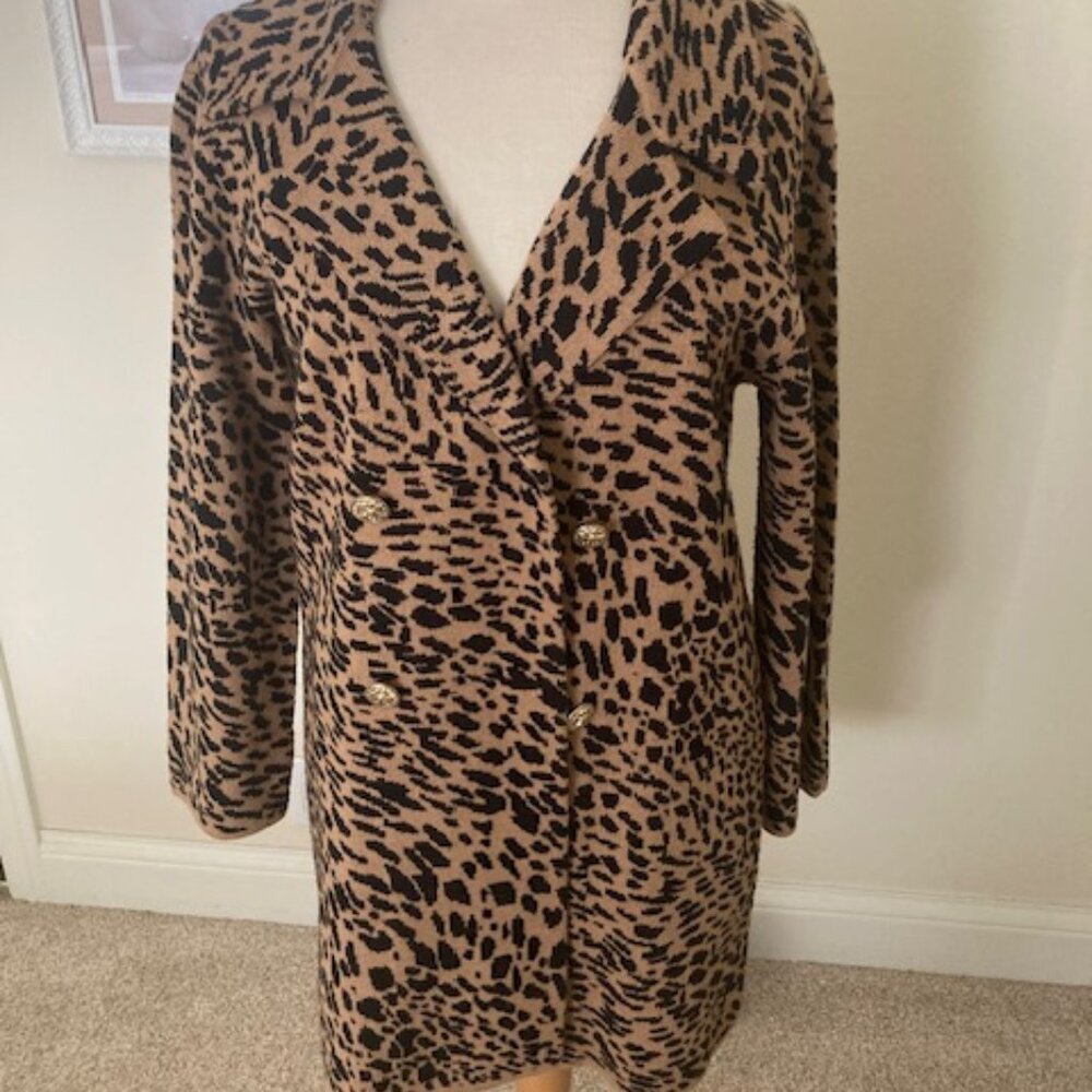 ANNE KLEIN Women's 3/4 length knit jacket Size M, w/ brass buttons